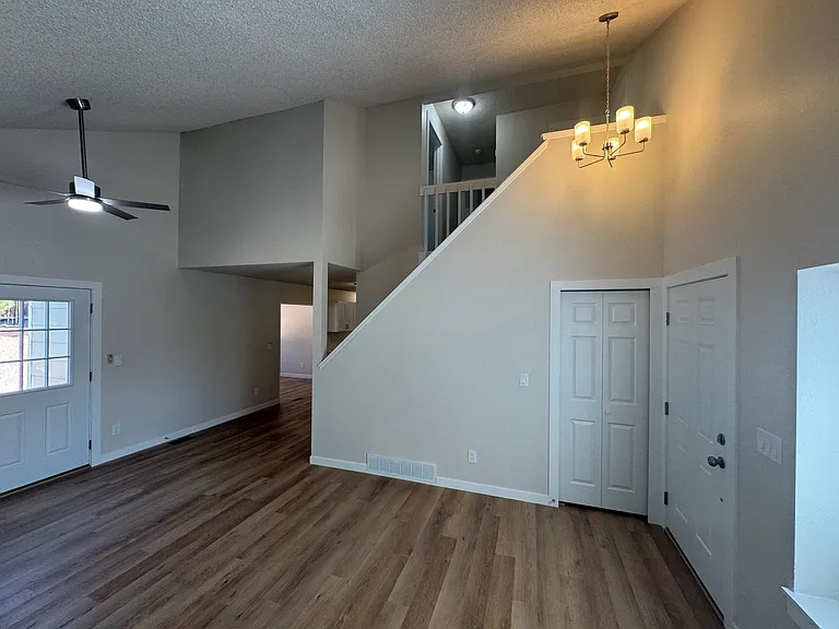3440 Hazelwood Ct — Photo 4