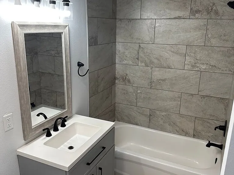 1201 Backus Ave — Photo 10