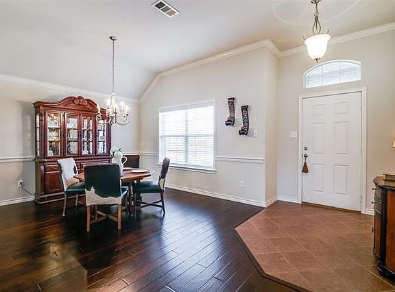 4th image of 1019 Hidden Creek Dr
