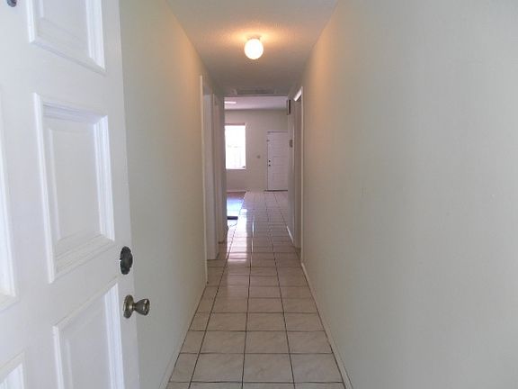 4th image of 1727 NE 141st St