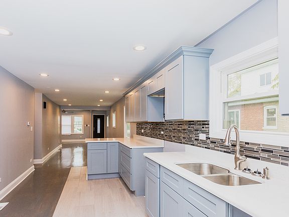 4th image of 9349 S Michigan Ave