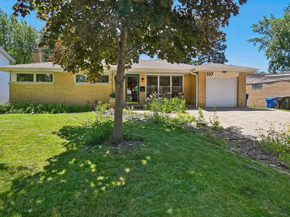 107 W Orchard Pl, Mount Prospect, IL 60056
