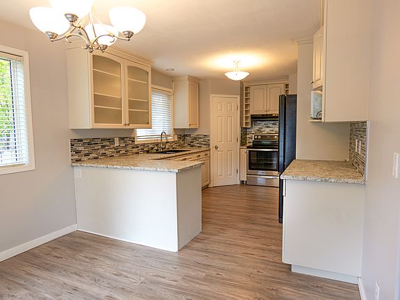 3rd image of 119 Buckwold Cv