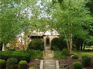 15 New Brighton Rd, Pittsburgh, PA 15202