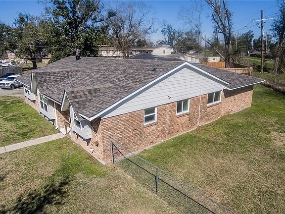 3rd image of 533 Chatsworth Dr