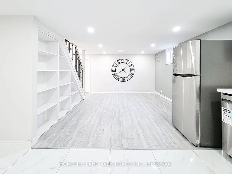 75 Bayview Dr #LOWER — Photo 12