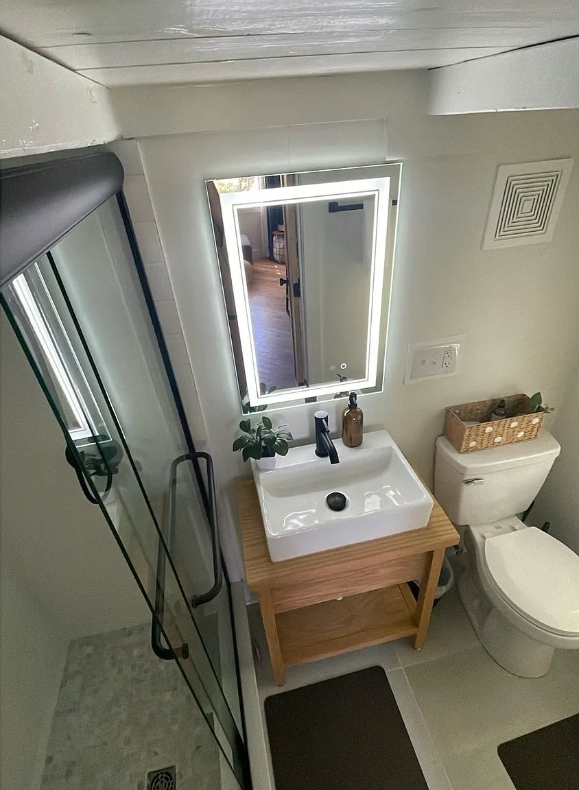 1 bed, 300 sqft, $1,610 — Photo 3