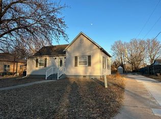 200 N High St, Caney, KS 67333