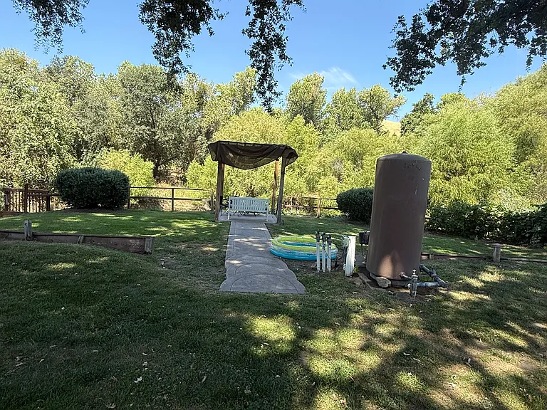 Fisher Dr — Photo 27