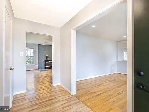 3rd image of 439 Falmouth St