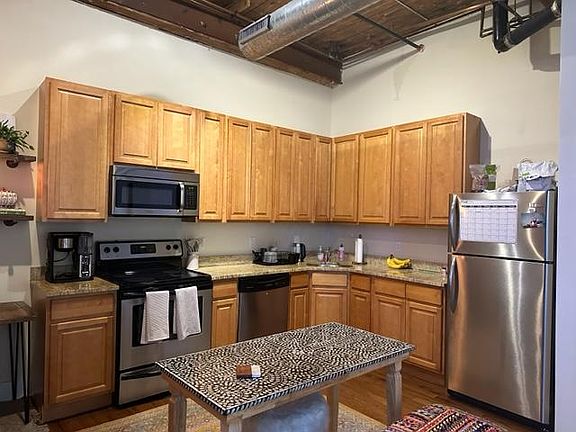3rd image of 21 E Columbia Ave APT 112