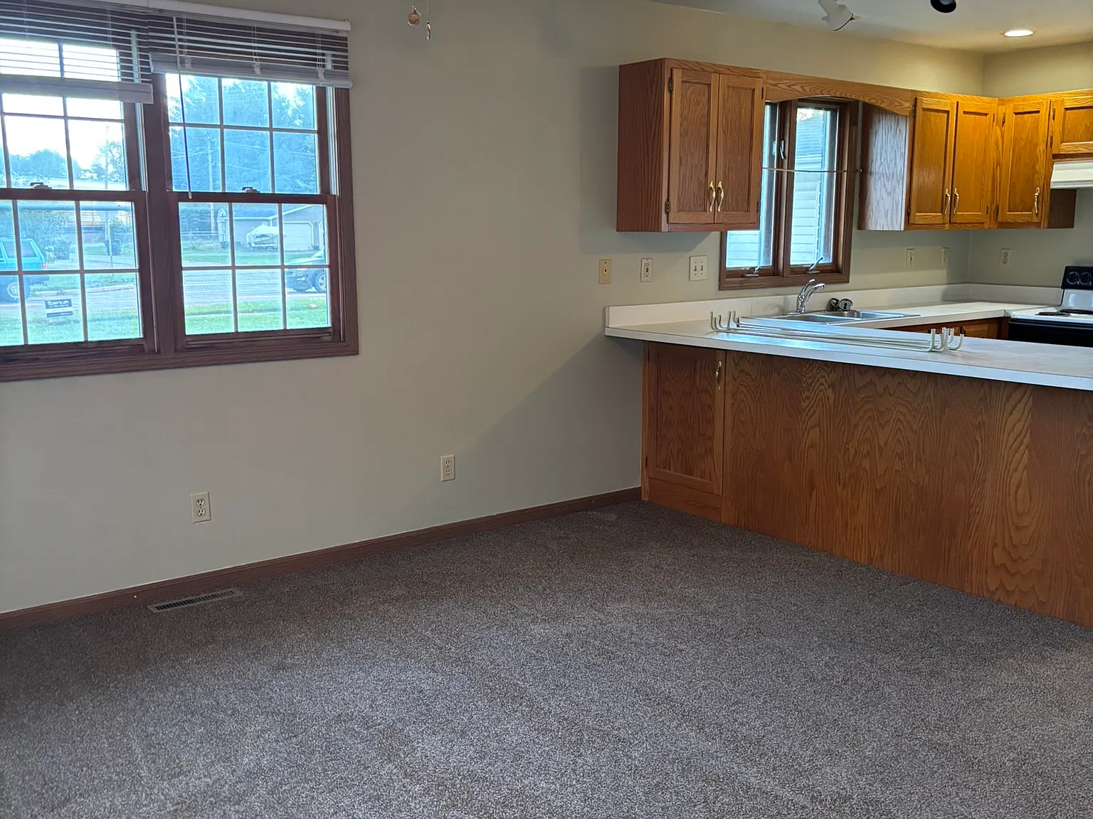 2 bed, $1,400 — Photo 3
