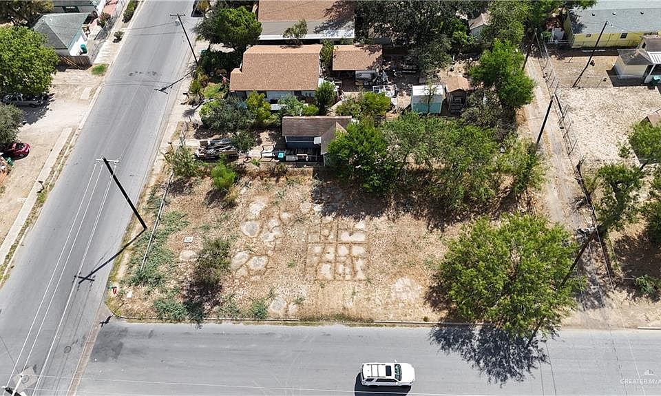 1st image of 231 W Bell Ave