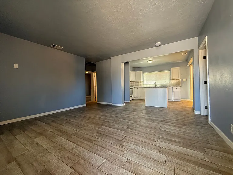718 Pierce St — Photo 2