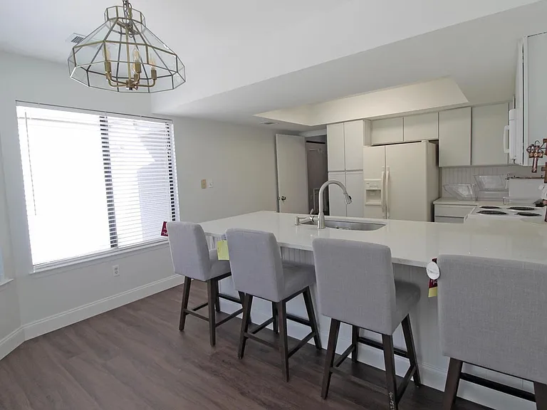 114 Gleneagles Dr — Photo 13