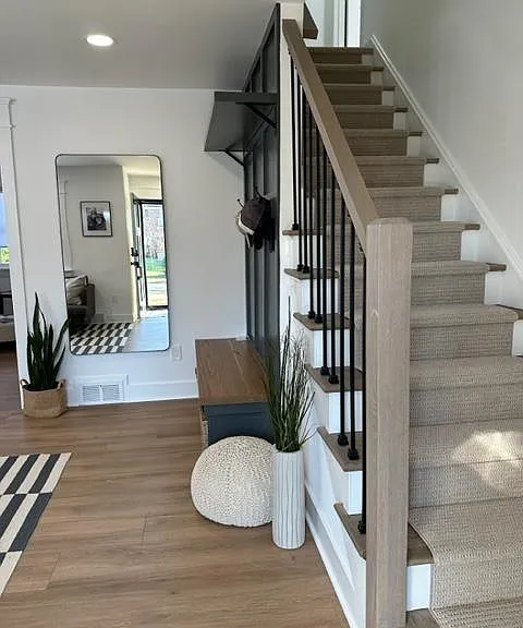 639 Wayne Ave — Photo 2
