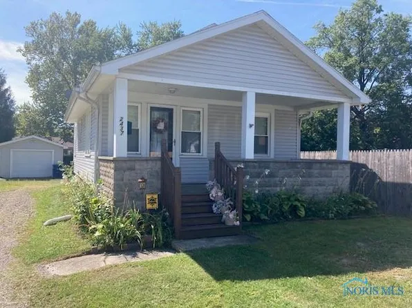 2437 Murray Dr, Toledo, OH 43613
