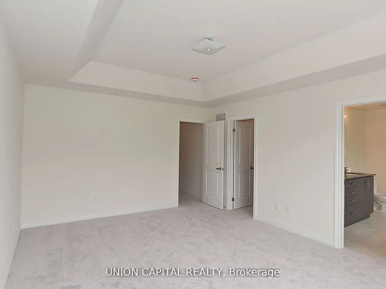 1378 Davis Loop N — Photo 3