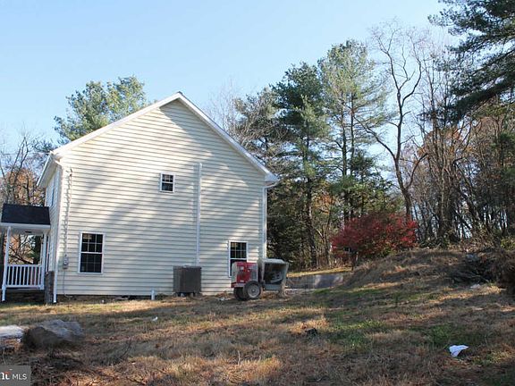 5th image of 275 Pond Rd