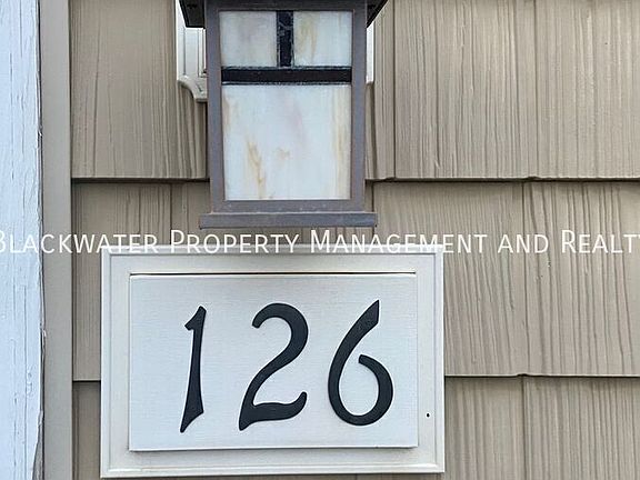 3rd image of 126 Old Tavern Cir