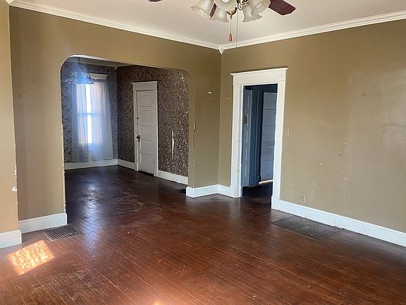 3rd image of 408 Cherry St