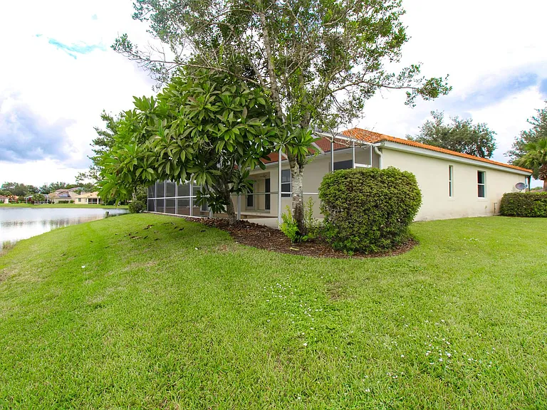 3927 Aurora Ct — Photo 32