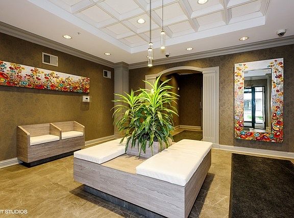 4th image of 750 Pearson St #1-801