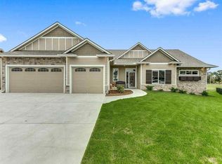 953 Cedar Brook Cir, Mulvane, KS 67110