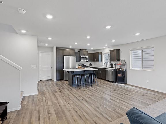 5th image of 671 Nichols Ln