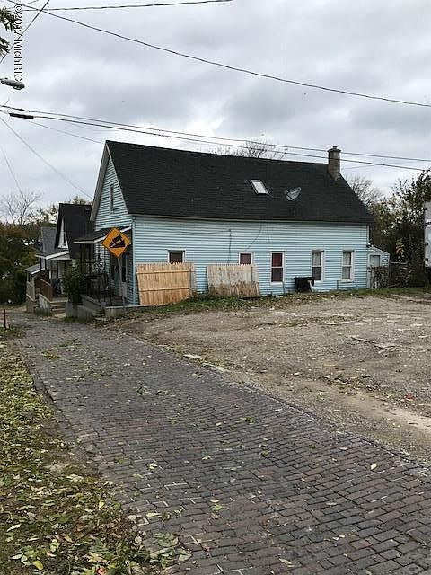 2nd image of 545 Ary Ct SW