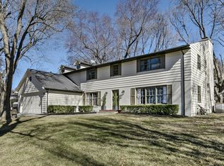 2353 S 87th St, Omaha, NE 68124