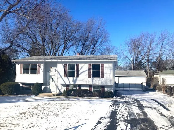 2202 Countryside Ln, Lindenhurst, IL 60046