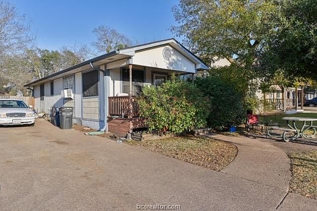 1st image of 811 Fairview Ave