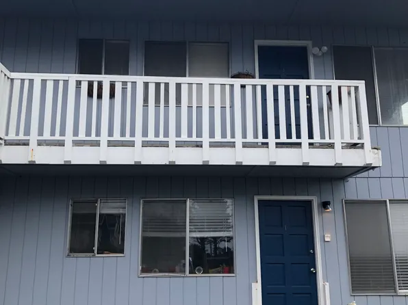 1820 NW 30th St #4, Lincoln City, OR 97367