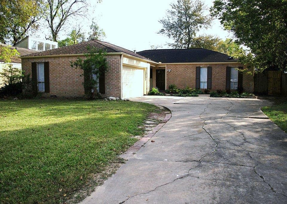 1st image of 13731 Greenway Dr