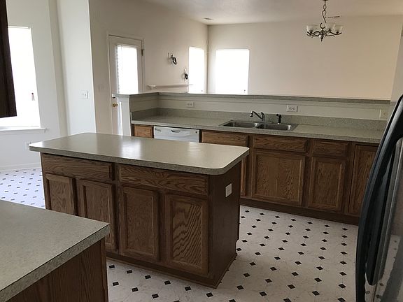 4th image of 329 Bexley Park Way