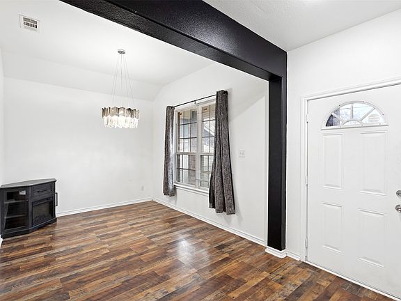 3rd image of 3831 Opal Ave