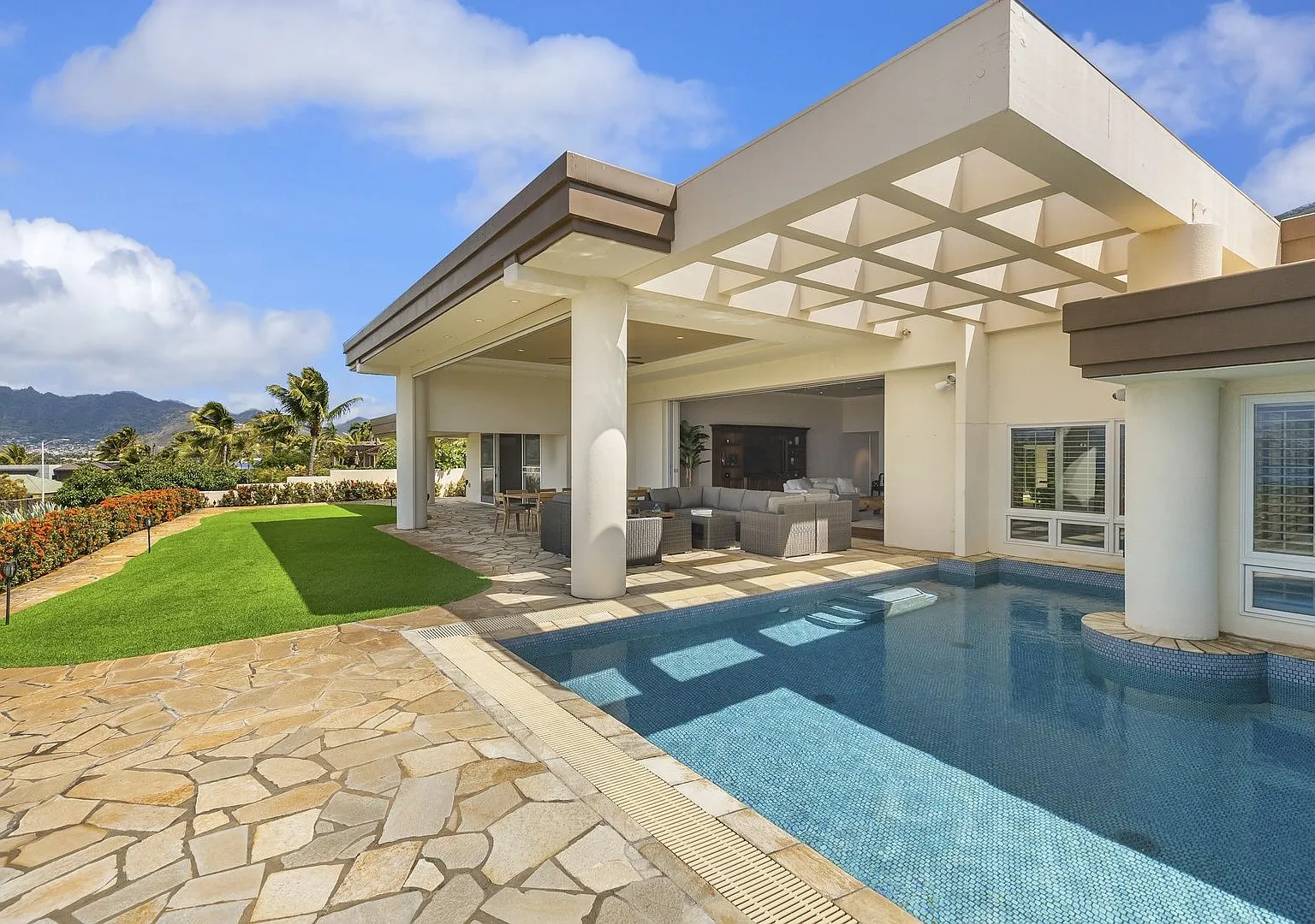 Luxury, Pool, AC & Stunning Ocean Views: Hale Makana — Photo 1