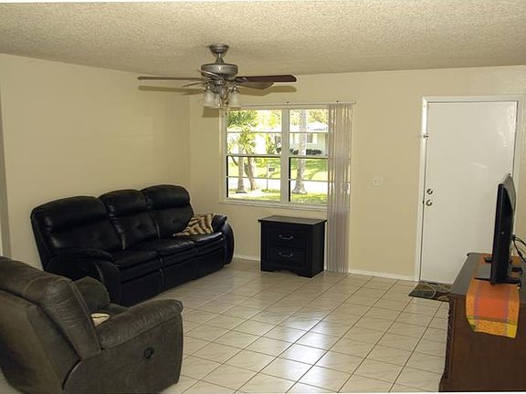 4th image of 2716 Teal Ave