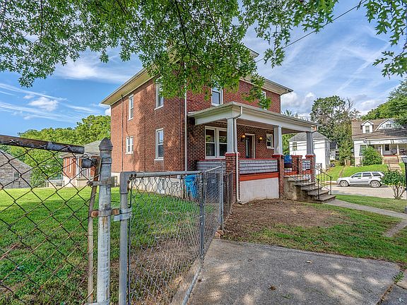 3rd image of 440 Cedar Bluff Ave SE