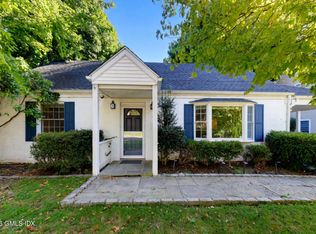 17 Arnold St, Old Greenwich, CT 06870