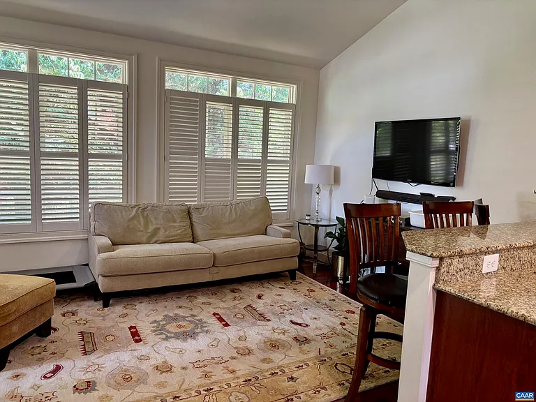 836 Colridge Dr — Photo 4