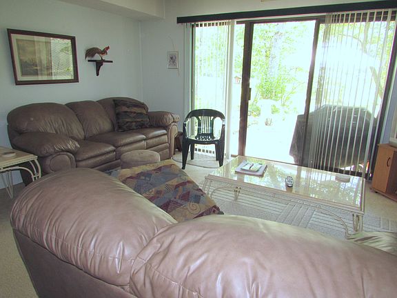 3rd image of 107 Wilshire Heights Dr