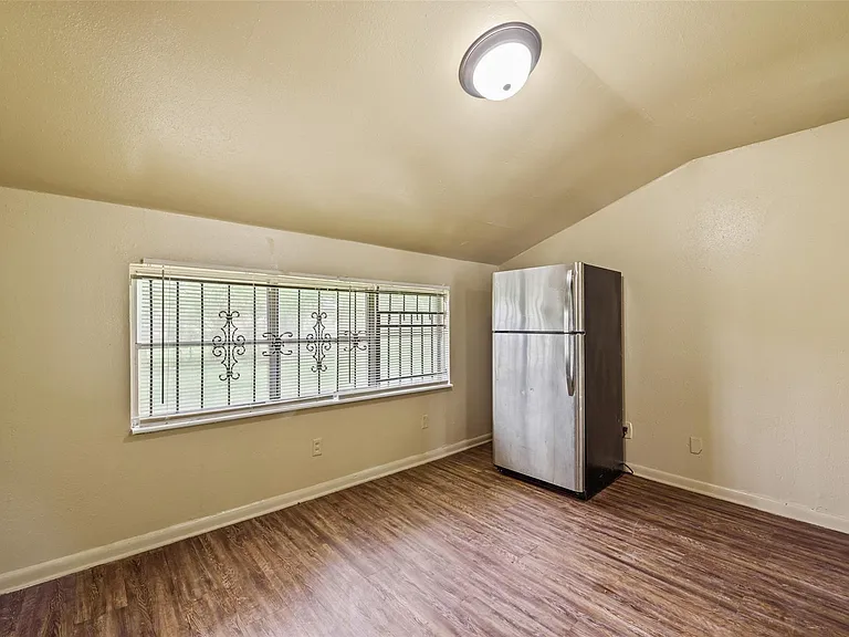 5503 S Acres Dr — Photo 15