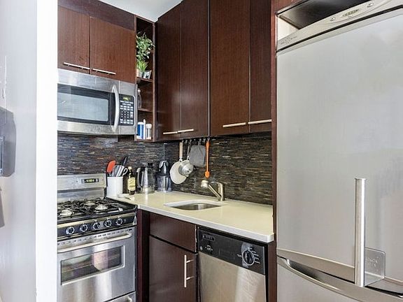 5th image of 237 E 24th St APT 4E