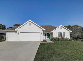 3765 Golden Eagle Dr, Beloit, WI 53511
