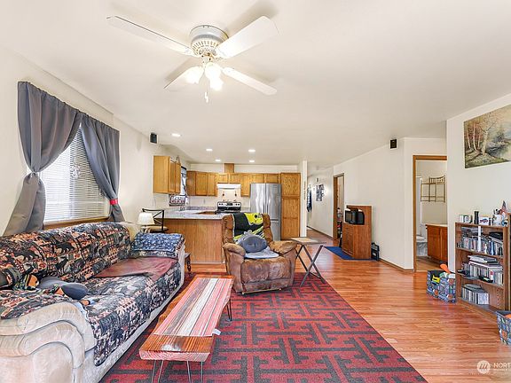 5th image of 10708 58th Drive NE