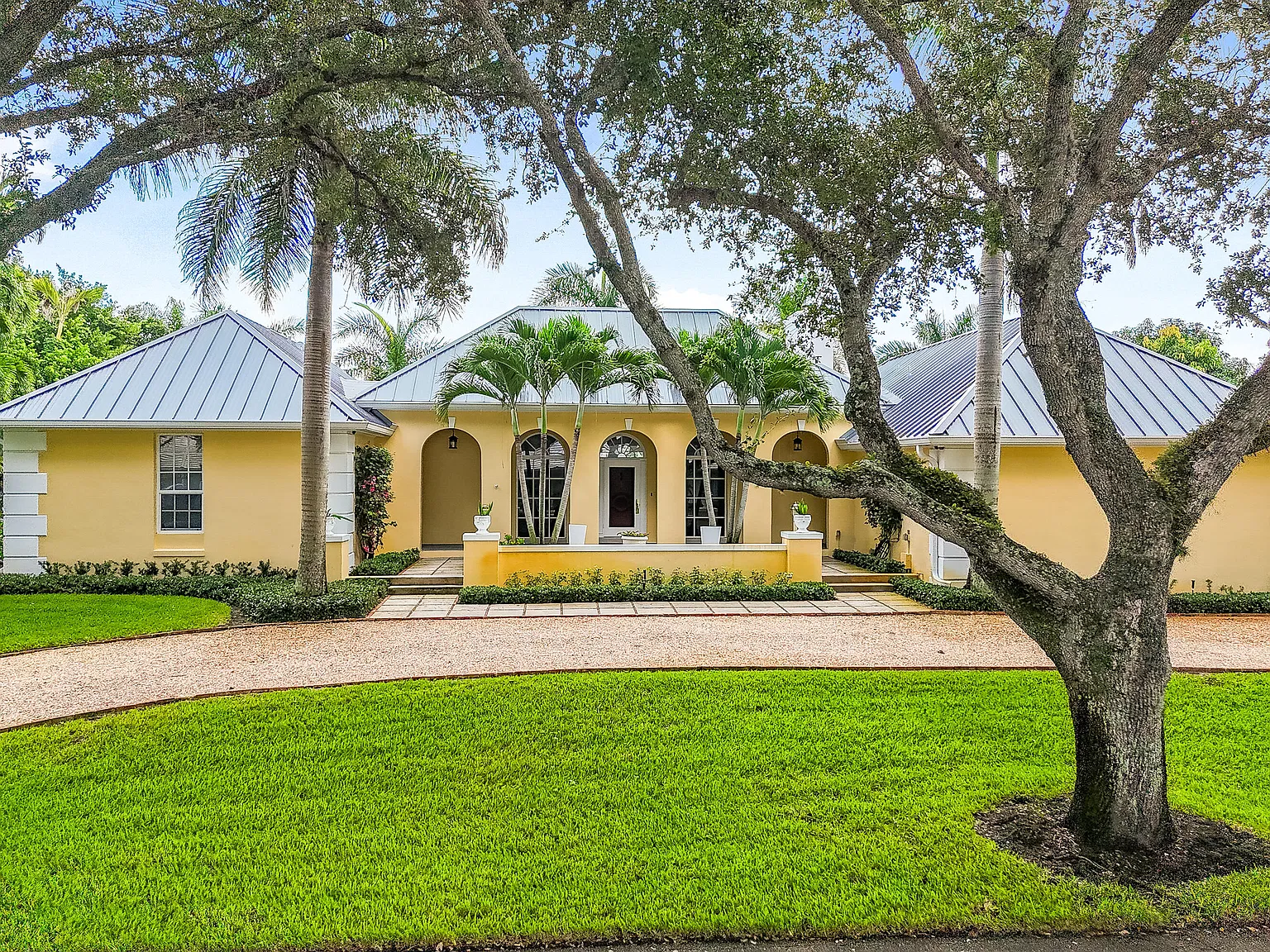 3 bed, 3.0 bath, 2917 sqft, $30,000 — Photo 2
