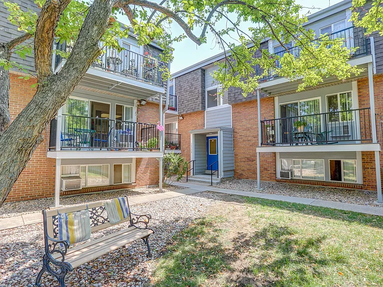 Heritage Apartments — Photo 9