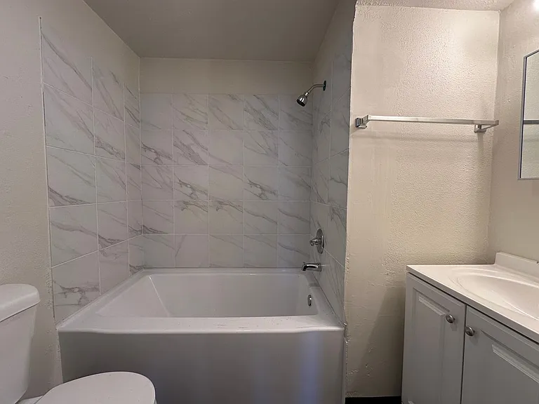 113 S Monroe Ave — Photo 10